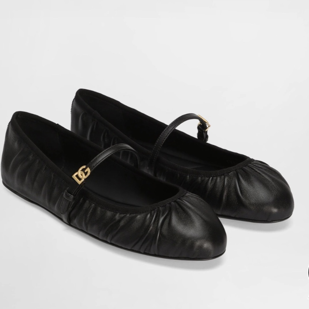 Dolce & Gabbana
DG Logo Leather Flat - Picture 5 of 7